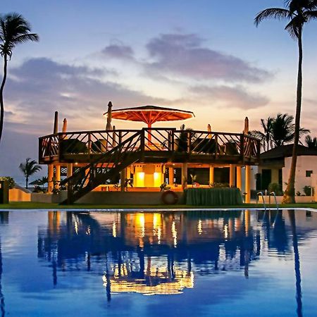 Sunbeach Hotel & Resort Bakau エクステリア 写真