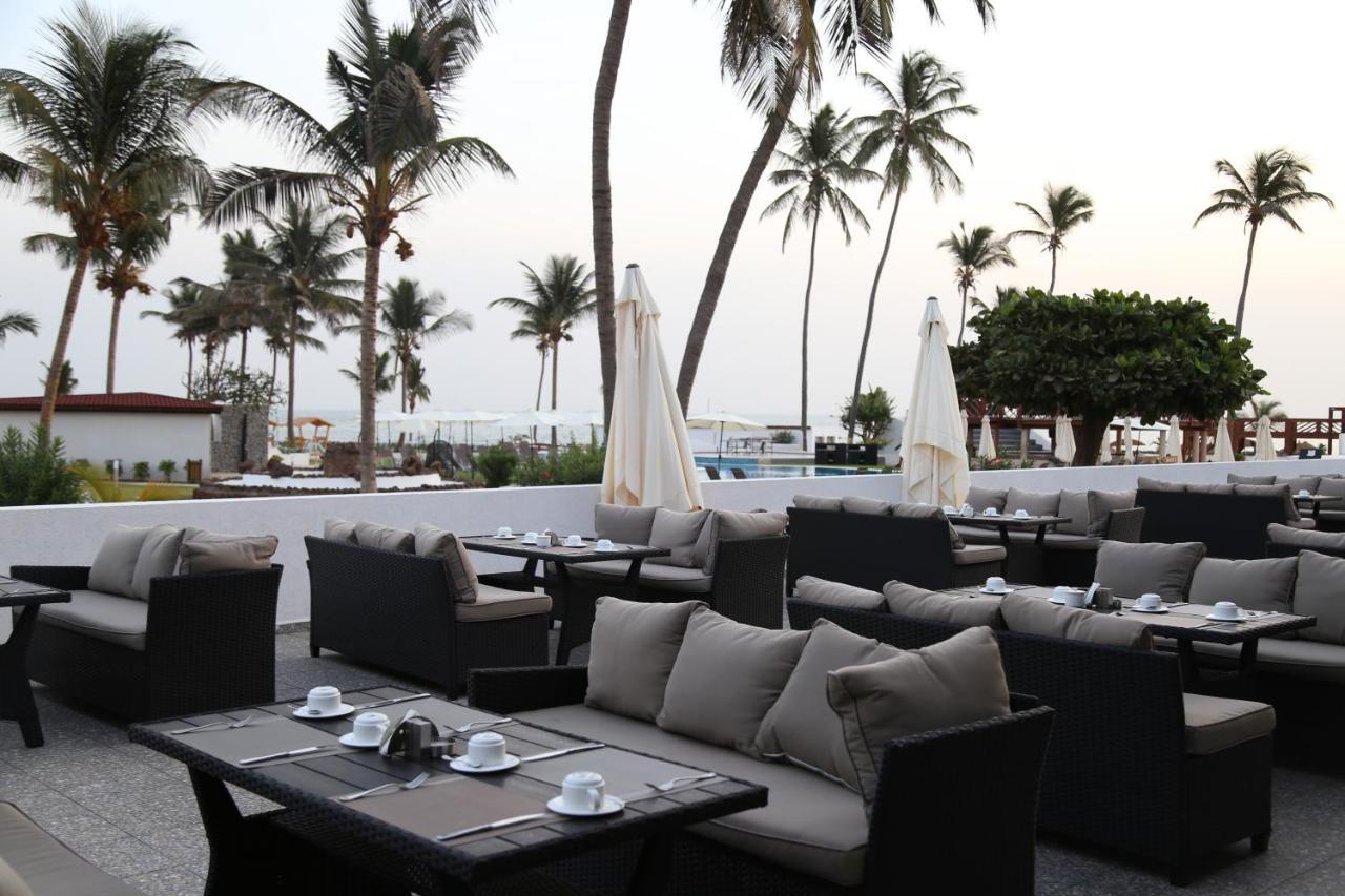 Sunbeach Hotel & Resort Bakau エクステリア 写真