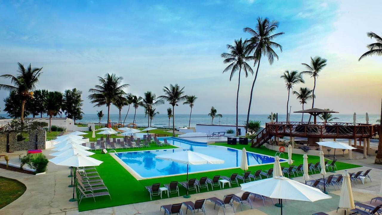Sunbeach Hotel & Resort Bakau エクステリア 写真